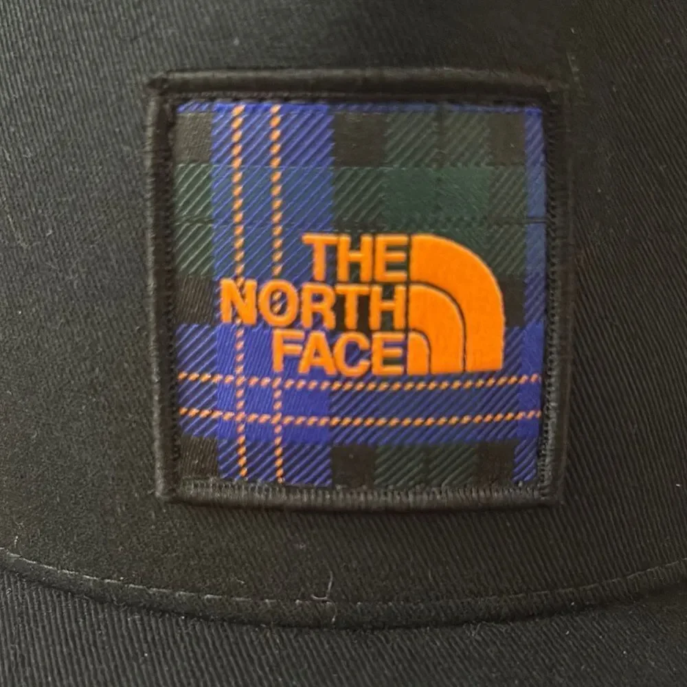 NWOT The North Face Classic Black Cap W/Plaid Patch